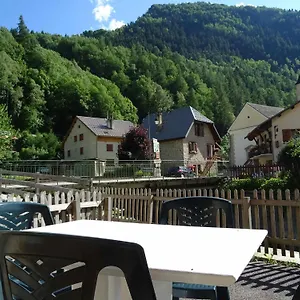 https://ledelweiss.fr-provencehotel.com